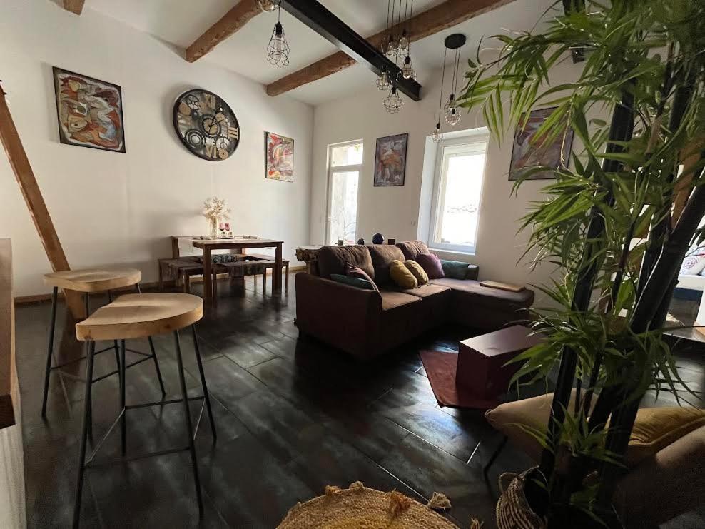Appartement Atypique Cosy Entre Terre & Mer Marseille Bagian luar foto